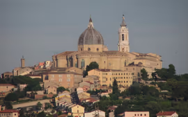 TOUR MARIANO CON LORETO