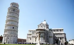 Asómbrate con la Torre inclinada de Pisa