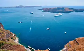 Inicio del crucero por el Egeo desde el puerto del Pireo.