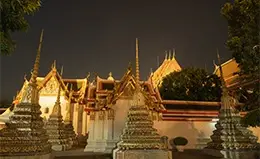 Exploración del majestuoso Wat Pho y el Gran Palacio Real.