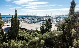 Vive el lujo y el glamour en Puerto Banús, Marbella.