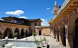 Descubre el Santuario de Hacibektas