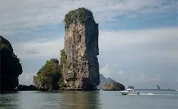 Exploración libre de las islas ""verticales"" de Krabi.
