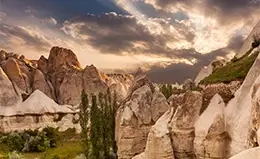 Exploración del Valle de Göreme y sus iglesias en roca