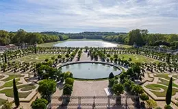 Opción de visitar el impresionante Palacio de Versalles.