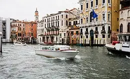 "Paseo panorámico en barco por Venecia"