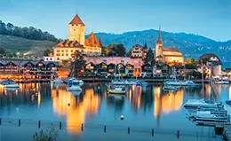 Visita a el castillo de Spiez en el borde del lago