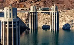 Vistas de la presa Hoover en ruta a Las Vegas