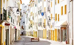 Évora, la encantadora ciudad blanca.