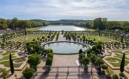 Opción de visitar el impresionante Palacio de Versalles.