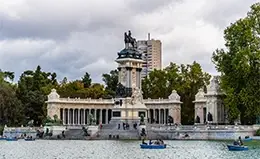Descubre el arte en el Museo del Prado y relájate en el Parque del Retiro