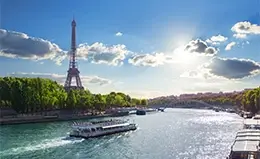 Disfruta de la magia de París Iluminado y un crucero por el río Sena.