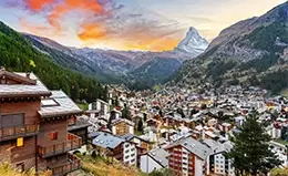 Maravíllate con las vistas panorámicas de los Alpes suizos.