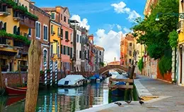 Navegación por los canales de Venecia