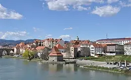 Visita la imponente catedral y castillo de Maribor