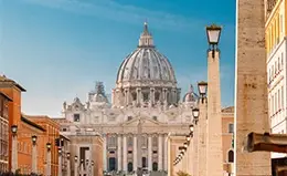 Asómbrate con la grandeza de la Basílica de San Pedro.