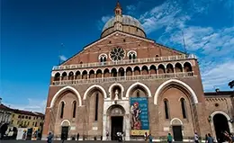 Recorre la Basílica del Santo en Padua