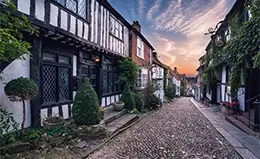 Exploración de las calles Tudor y el Reloj de Eastgate