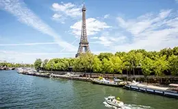 Disfruta de un dí­a libre en la ciudad del amor.