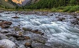 Asombrate con el pintoresco valle de Aosta que está entre montañas maravillosas