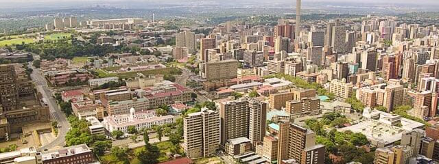 LO MEJOR DE SUDAFRICA Y CATARATAS VICTORIA (ZIMBABWE) CON CHOBE