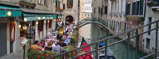 ITALIA TURISTICA Y PARIS VISITANDO DISNEYLAND PARIS - Euro Express